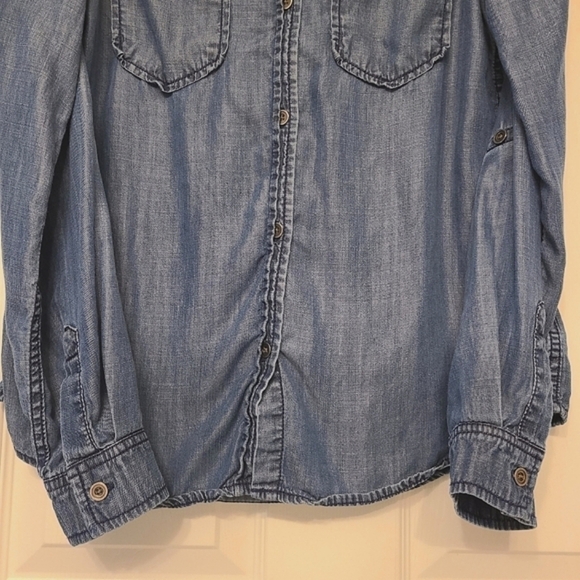 JORDACHE WOMENS BLUE DENIM CHAMBRAY BUTTON DOWN SHIRT DARK WASH FADED MEDIUM - Picture 5 of 9